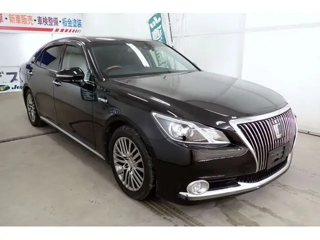 2017 Toyota Crown Majesta F Version, Manufacturer Navigation System, TV, Rearview Monitor Black Sedan for sale, Japanese used car export - photo 1 of 43 | GULJI TRADERS