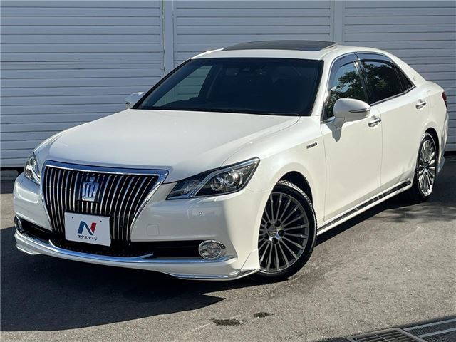 2017 Toyota Crown Majesta Sedan for sale, Japanese used car export - photo 1 of 30 | GULJI TRADERS