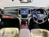 2017 Toyota Crown Majesta 3.5 F Version Pre-Collision Safety! Radar Pearl Sedan for sale, Japanese used car export - photo 3 of 10 | GULJI TRADERS