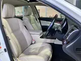 2017 Toyota Crown Majesta 3.5 F Version Pre-Collision Safety! Radar Pearl Sedan for sale, Japanese used car export - photo 4 of 10 | GULJI TRADERS