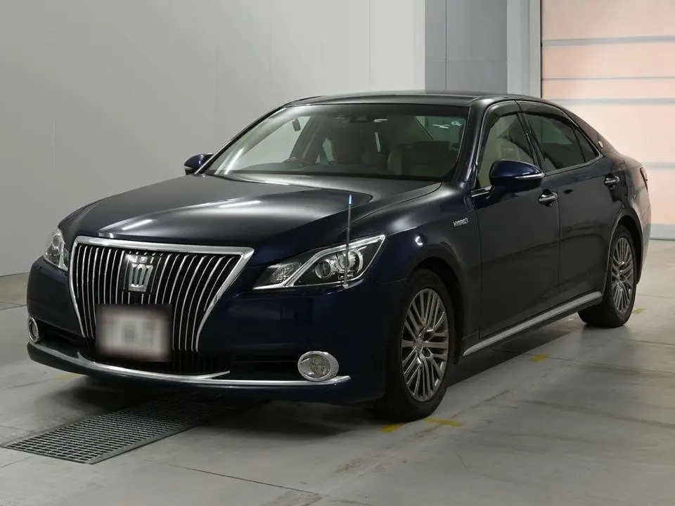 2017 Toyota Crown Majesta F version - photo 1 2017 Toyota Crown Majesta F version Blue Sedan for sale, Japanese used car export - photo 1 of 12 | GULJI TRADERS