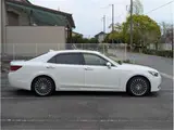 2017 Toyota Crown Majesta 3.5 F version Pearl Sedan for sale, Japanese used car export - photo 16 of 35 | GULJI TRADERS