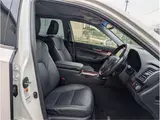 2017 Toyota Crown Majesta 3.5 F version Pearl Sedan for sale, Japanese used car export - photo 19 of 35 | GULJI TRADERS