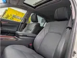 2017 Toyota Crown Majesta 3.5 F version Pearl Sedan for sale, Japanese used car export - photo 24 of 35 | GULJI TRADERS