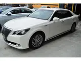 2017 Toyota Crown Majesta F version White Sedan for sale, Japanese used car export - photo 2 of 9 | GULJI TRADERS