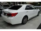 2017 Toyota Crown Majesta F version White Sedan for sale, Japanese used car export - photo 5 of 9 | GULJI TRADERS