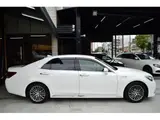 2017 Toyota Crown Majesta F version White Sedan for sale, Japanese used car export - photo 8 of 9 | GULJI TRADERS