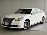 2018 Toyota Crown Majesta 3.5 F Version J Frontier Auto Closer! Pearl Sedan for sale, Japanese used car export - photo 1 of 10 | GULJI TRADERS