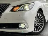 2018 Toyota Crown Majesta 3.5 F Version J Frontier Auto Closer! Pearl Sedan for sale, Japanese used car export - photo 8 of 10 | GULJI TRADERS