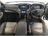2018 Toyota Crown Majesta F Version J-Frontier Pearl Sedan for sale, Japanese used car export - photo 3 of 9 | GULJI TRADERS