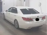 2018 Toyota Crown Majesta F Version J-Frontier Pearl Sedan for sale, Japanese used car export - photo 5 of 9 | GULJI TRADERS