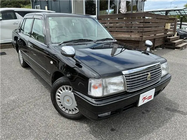 2005 Toyota Crown Sedan Super Deluxe - photo 1 2005 Toyota Crown Sedan Super Deluxe Black Sedan for sale, Japanese used car export - photo 1 of 59 | GULJI TRADERS