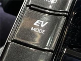 2024 Toyota Crown Sport Z Sedan for sale, Japanese used car export - photo 16 of 30 | GULJI TRADERS