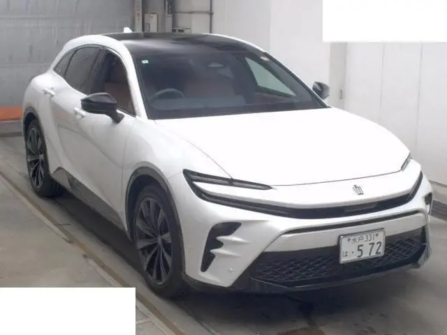 2024 Toyota Crown Sport Hybrid Z Pearl Coupe for sale, Japanese used car export - photo 1 of 5 | GULJI TRADERS