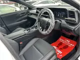 2025 Toyota Crown Sport Z Sport Z Pearl Coupe for sale, Japanese used car export - photo 16 of 39 | GULJI TRADERS