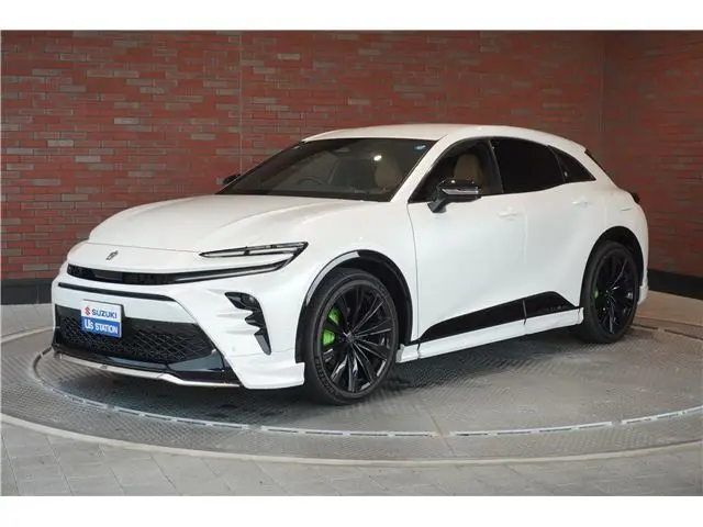 2025 Toyota Crown Sport 2.5 Z E-Four 4WD White Coupe for sale, Japanese used car export | GULJI TRADERS