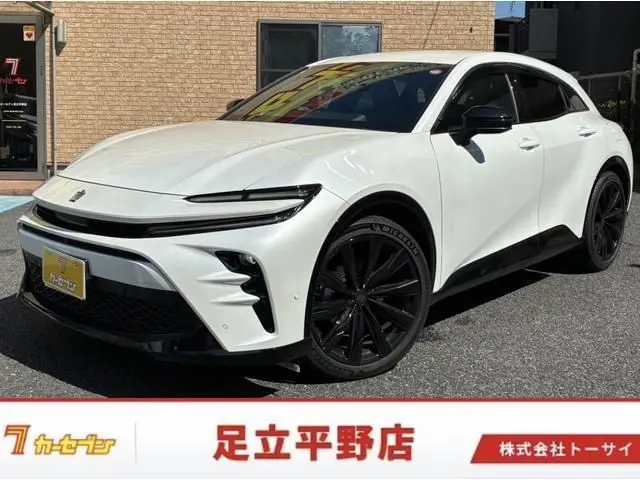 2025 Toyota Crown Sport Z - photo 1 2025 Toyota Crown Sport Z Pearl Coupe for sale, Japanese used car export - photo 1 of 9 | GULJI TRADERS