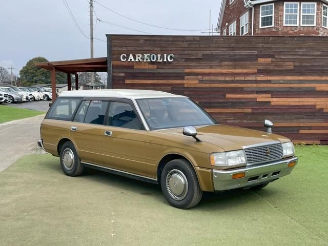 1993 Toyota Crown Stationwagon 2.0 Sedan for sale, Japanese used car export - photo 1 of 9 | GULJI TRADERS