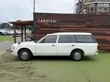 1995 Toyota Crown Van 2.0 Super Deluxe White Van for sale, Japanese used car export - photo 4 of 9 | GULJI TRADERS