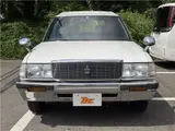 1996 Toyota Crown Van Super Deluxe ★ Front and rear chrome bumpers ★ Electric fender mirrors ★ Air conditioning White Van for sale, Japanese used car export - photo 5 of 50 | GULJI TRADERS