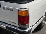 1996 Toyota Crown Van Super Deluxe ★ Front and rear chrome bumpers ★ Electric fender mirrors ★ Air conditioning White Van for sale, Japanese used car export - photo 36 of 50 | GULJI TRADERS