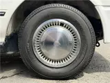 1996 Toyota Crown Van Super Deluxe ★ Front and rear chrome bumpers ★ Electric fender mirrors ★ Air conditioning White Van for sale, Japanese used car export - photo 39 of 50 | GULJI TRADERS