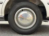 1996 Toyota Crown Van Super Deluxe ★ Front and rear chrome bumpers ★ Electric fender mirrors ★ Air conditioning White Van for sale, Japanese used car export - photo 43 of 50 | GULJI TRADERS