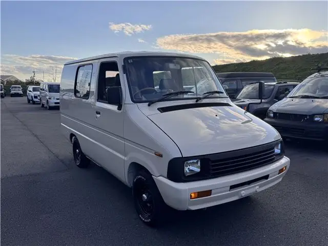 1993 Toyota Deliboy - photo 1 1993 Toyota Deliboy White Truck for sale, Japanese used car export - photo 1 of 35 | GULJI TRADERS
