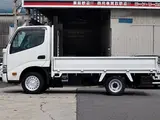 2019 Toyota Dyna Truck Flatbed truck, 1250kg load capacity, gross vehicle weight under 3 tons, compatible with the new standard driver's license. White Truck for sale, Japanese used car export - photo 9 of 40 | GULJI TRADERS