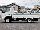 2019 Toyota Dyna Truck Flatbed truck, 1.5t load capacity, gross vehicle weight under 3.5t, compatible with new standard driver's license. White Truck for sale, Japanese used car export - photo 9 of 39 | GULJI TRADERS