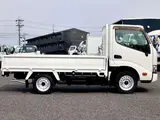 2019 Toyota Dyna Truck Flatbed truck, 1250kg load capacity, gross vehicle weight less than 3.5t, compatible with the new standard driver's license. White Truck for sale, Japanese used car export - photo 8 of 40 | GULJI TRADERS