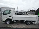 2019 Toyota Dyna Truck 1.3-ton automatic flatbed truck with power supply (260832) White Truck for sale, Japanese used car export - photo 8 of 76 | GULJI TRADERS