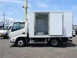 2020 Toyota Dyna Truck Low-temperature refrigerated truck, left-side door, reduced braking system, keyless entry, 6-speed manual transmission. White Truck for sale, Japanese used car export - photo 4 of 49 | GULJI TRADERS