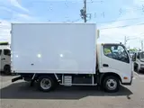 2020 Toyota Dyna Truck Low-temperature refrigerated truck, left-side door, reduced braking system, keyless entry, 6-speed manual transmission. White Truck for sale, Japanese used car export - photo 5 of 49 | GULJI TRADERS