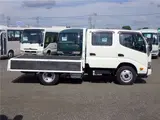 2021 Toyota Dyna Truck Double cab, 4WD, flatbed, 6-seater, semi-long, semi-wide, high floor, 2t White Truck for sale, Japanese used car export - photo 6 of 51 | GULJI TRADERS