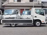 2022 Toyota Dyna Truck Flatbed truck, 2-ton load capacity, standard 10-foot chassis, fully equipped, gross vehicle weight less than 5 tons. White Truck for sale, Japanese used car export - photo 10 of 41 | GULJI TRADERS