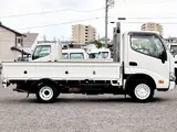 2022 Toyota Dyna Truck Flatbed truck, 1250kg load capacity, automatic transmission only &amp; standard driver's license compatible, gross vehicle weight less than 3.5t. White Truck for sale, Japanese used car export - photo 8 of 38 | GULJI TRADERS