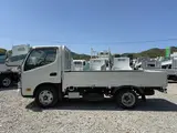 2022 Toyota Dyna Truck No power tailgate, not applicable, 2WD White Truck for sale, Japanese used car export - photo 4 of 25 | GULJI TRADERS
