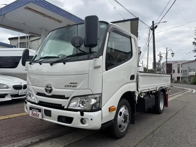 2025 Toyota Dyna Truck 4.0 Full Just Low Diesel Turbo 4WD White Truck for sale, Japanese used car export | GULJI TRADERS