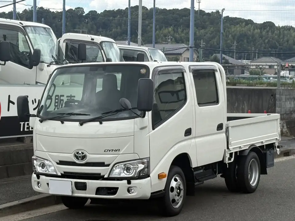 2026 Toyota Dyna Truck No power tailgate, Not applicable, 4WD - photo 1 2026 Toyota Dyna Truck No power tailgate, Not applicable, 4WD White Truck for sale, Japanese used car export - photo 1 of 25 | GULJI TRADERS
