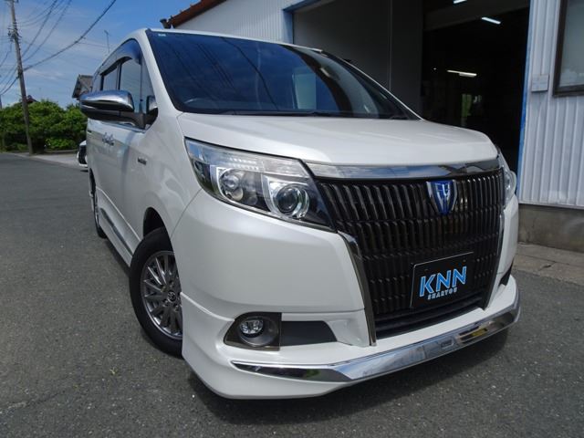 2016 Toyota Esquire Hybrid Gi - photo 1 2016 Toyota Esquire Hybrid Gi Sedan for sale, Japanese used car export - photo 1 of 67 | GULJI TRADERS