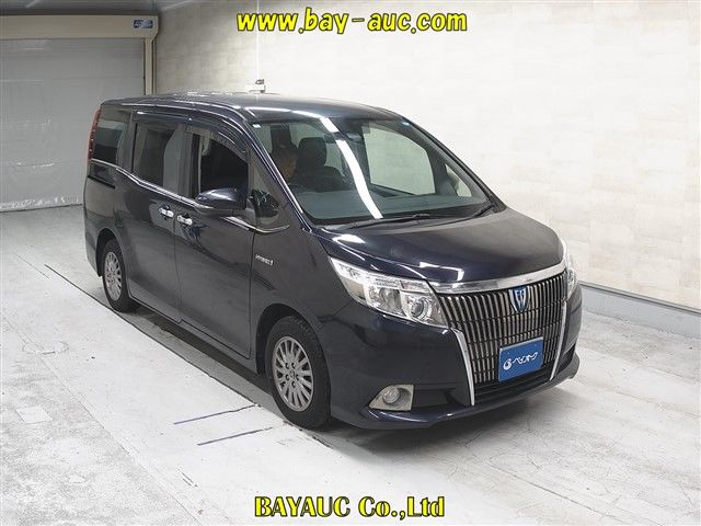 2016 Toyota Esquire Gi - photo 1 2016 Toyota Esquire Gi Sedan for sale, Japanese used car export - photo 1 of 6 | GULJI TRADERS