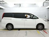 2016 Toyota Esquire Gi Sedan for sale, Japanese used car export - photo 3 of 12 | GULJI TRADERS