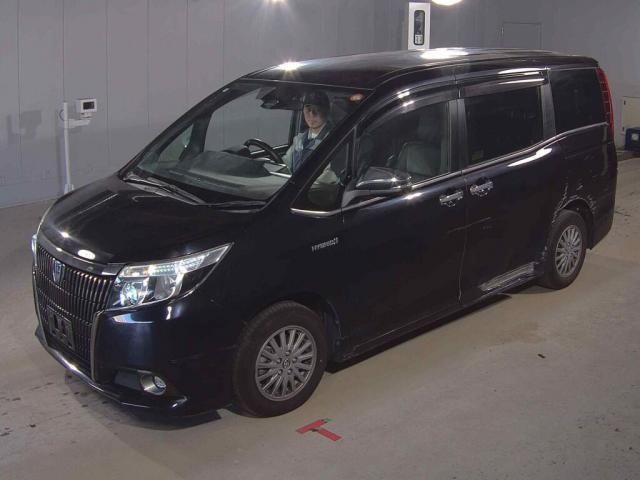 2016 Toyota Esquire Hybrid Gi - photo 1 2016 Toyota Esquire Hybrid Gi Sedan for sale, Japanese used car export - photo 1 of 6 | GULJI TRADERS