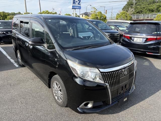 2016 Toyota Esquire Gi - photo 1 2016 Toyota Esquire Gi Sedan for sale, Japanese used car export - photo 1 of 9 | GULJI TRADERS