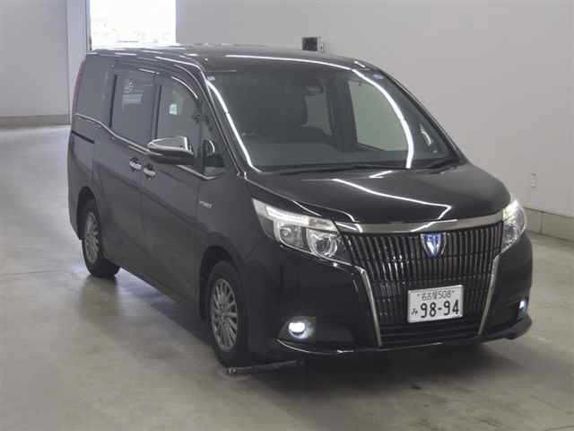 2016 Toyota Esquire Hybrid - photo 1 2016 Toyota Esquire Hybrid Sedan for sale, Japanese used car export - photo 1 of 11 | GULJI TRADERS