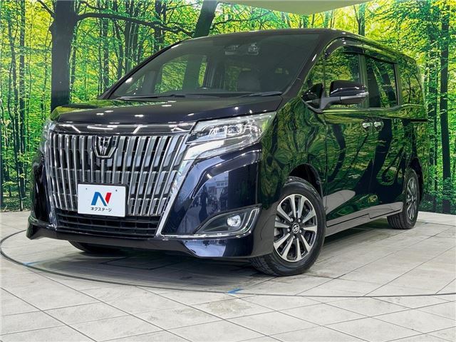 2017 Toyota Esquire Gi - photo 1 2017 Toyota Esquire Gi Sedan for sale, Japanese used car export - photo 1 of 30 | GULJI TRADERS