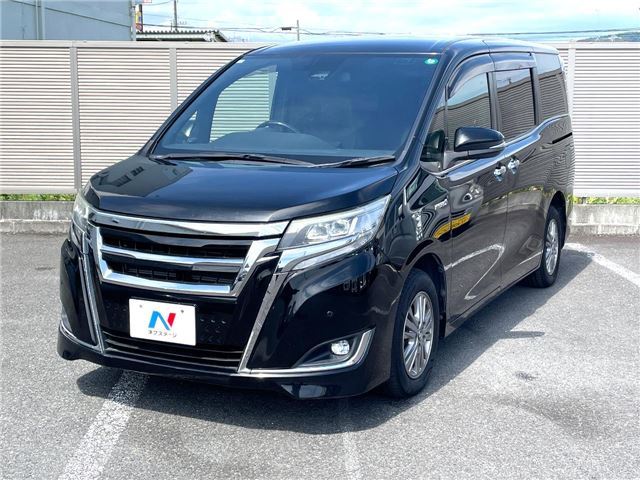 2017 Toyota Esquire Hybrid Gi - photo 1 2017 Toyota Esquire Hybrid Gi Sedan for sale, Japanese used car export - photo 1 of 30 | GULJI TRADERS