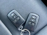 2017 Toyota Esquire 1.8 Hybrid Gi Sedan for sale, Japanese used car export - photo 33 of 41 | GULJI TRADERS