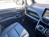 2017 Toyota Esquire Hybrid Sedan for sale, Japanese used car export - photo 54 of 71 | GULJI TRADERS